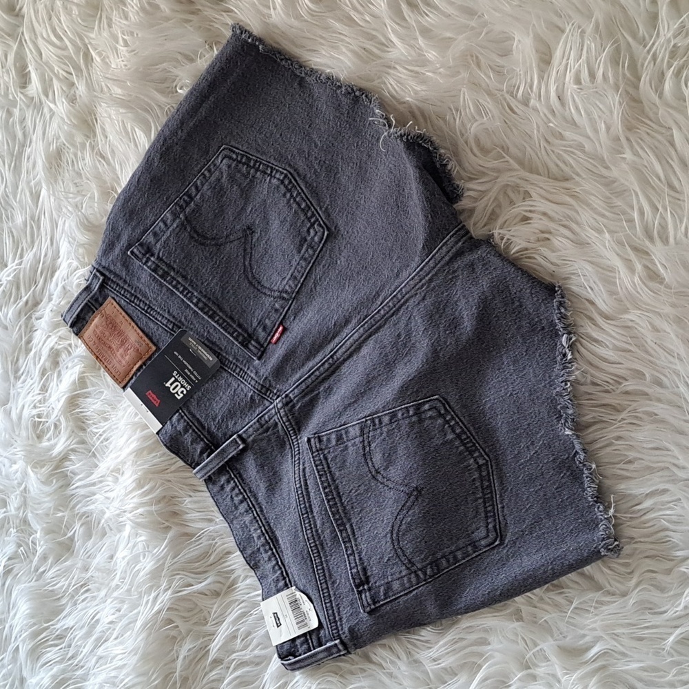 Levis size 32 high rise denim shorts